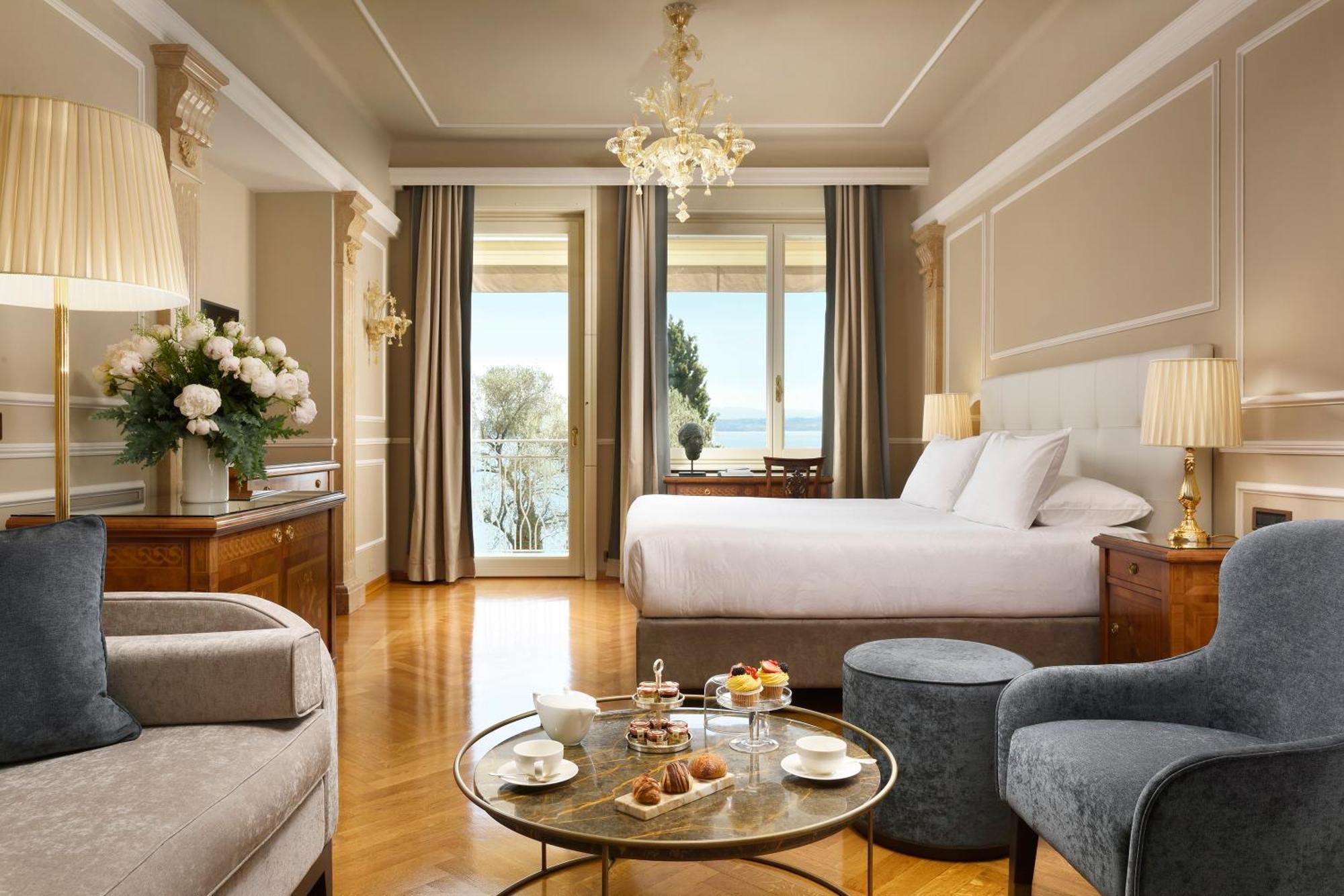 Junior Suite Lake View Balcony
